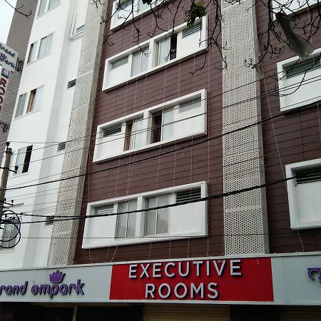 Grand Empark Hotel Bangalore Exterior photo